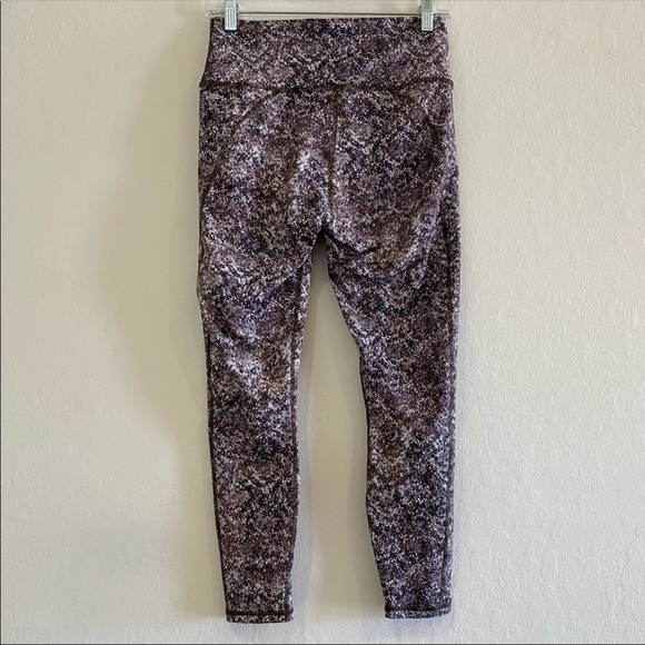 3/$25 🙌🏼 Fabletics Powerhold Printed Speckled Leggings Small - Picture 4 of 6